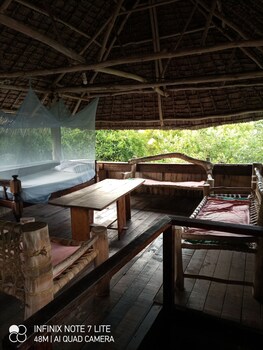 room in bb mida creek eco camp cottage house