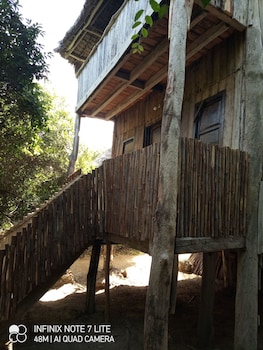 room in bb mida creek eco camp cottage house