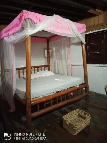 room in bb mida creek eco camp cottage house