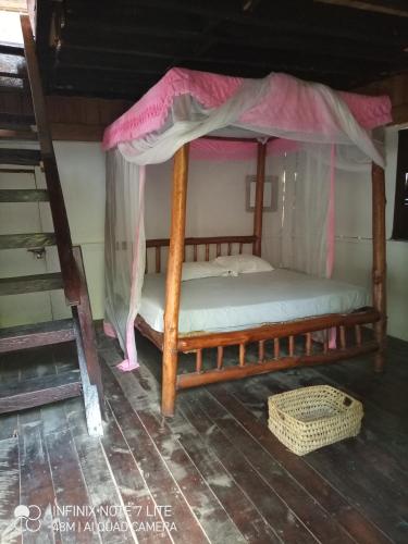room in bb mida creek eco camp cottage house