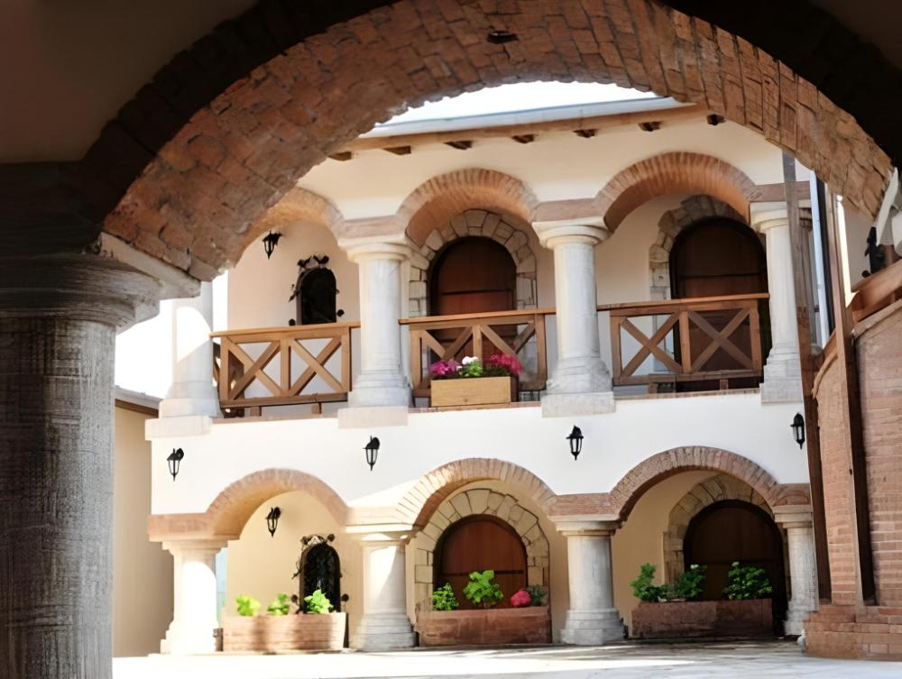 vinifera vineyards hotel