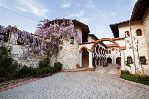 vinifera vineyards hotel