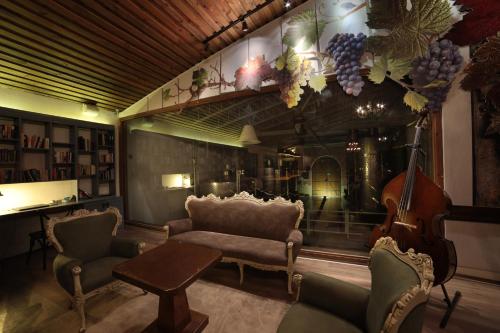 vinifera vineyards hotel