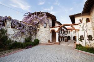 vinifera vineyards hotel
