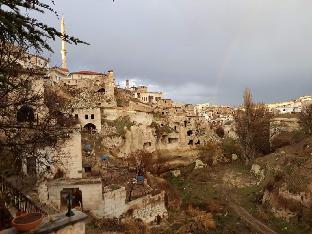 el puente cave hotel