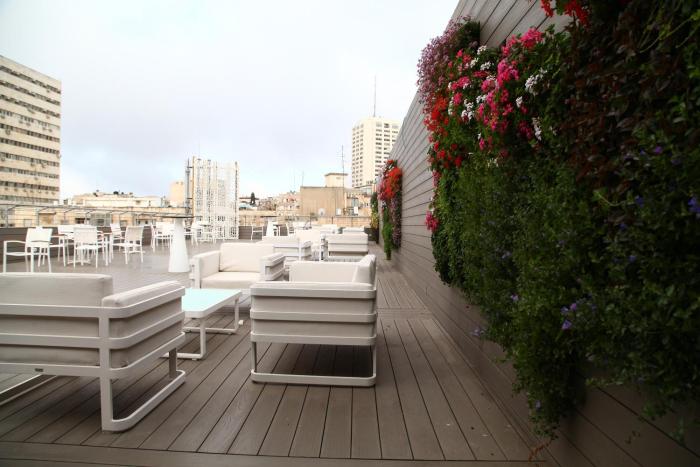 eyal hotel