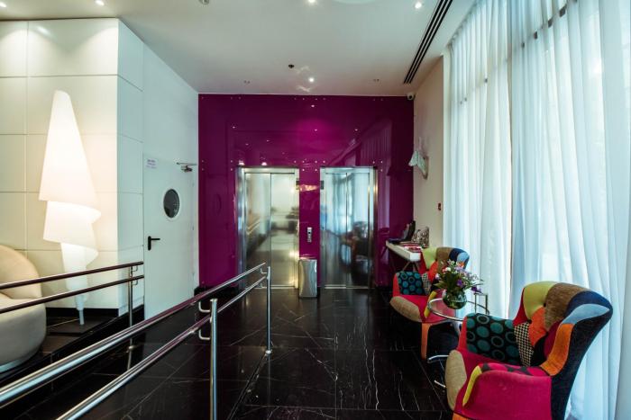 eyal hotel