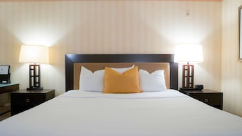 studio 6 anaheim hills ca