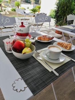 bandb sorahnia design house