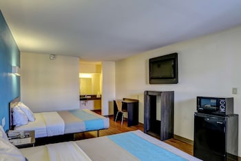 motel 6 dickson tn