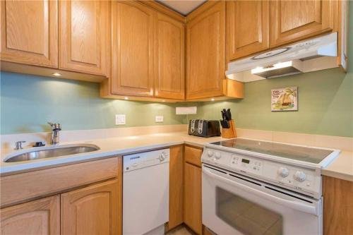 Kaanapali Shores #159 2 Bedroom Condo By Redawning,,3.5 star