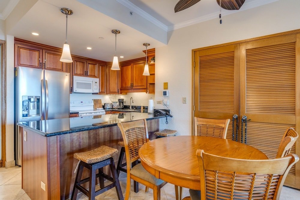 Kaanapali Shores #159 2 Bedroom Condo By Redawning,,3.5 star