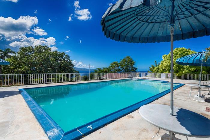 montego bay club apartments