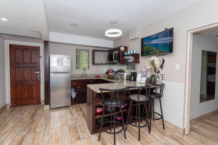 montego bay club apartments