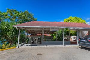 montego bay club apartments