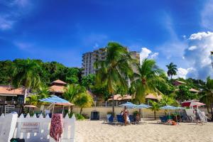 montego bay club apartments