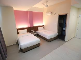 pantai regal boutique hotel