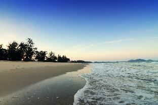 pantai regal boutique hotel