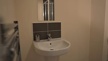 broad gauge apartments