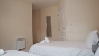 broad gauge apartments