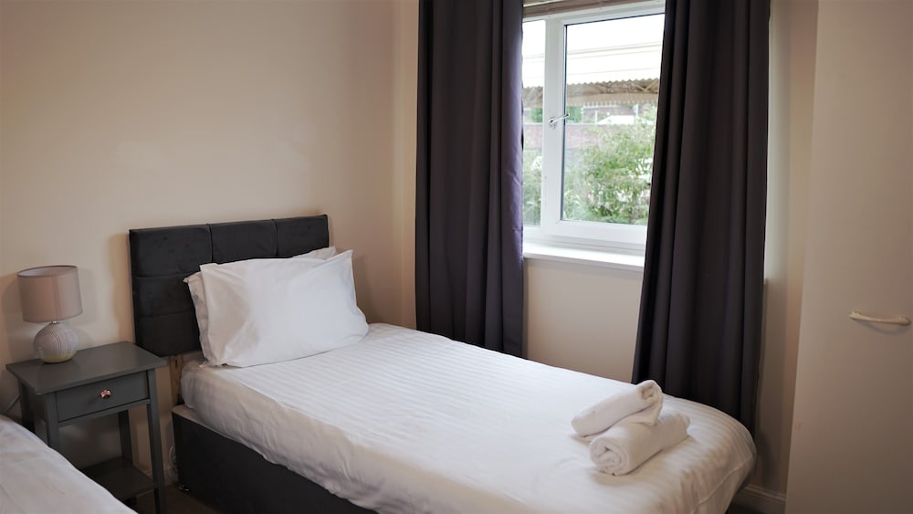 broad gauge apartments