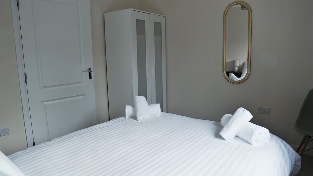 broad gauge apartments