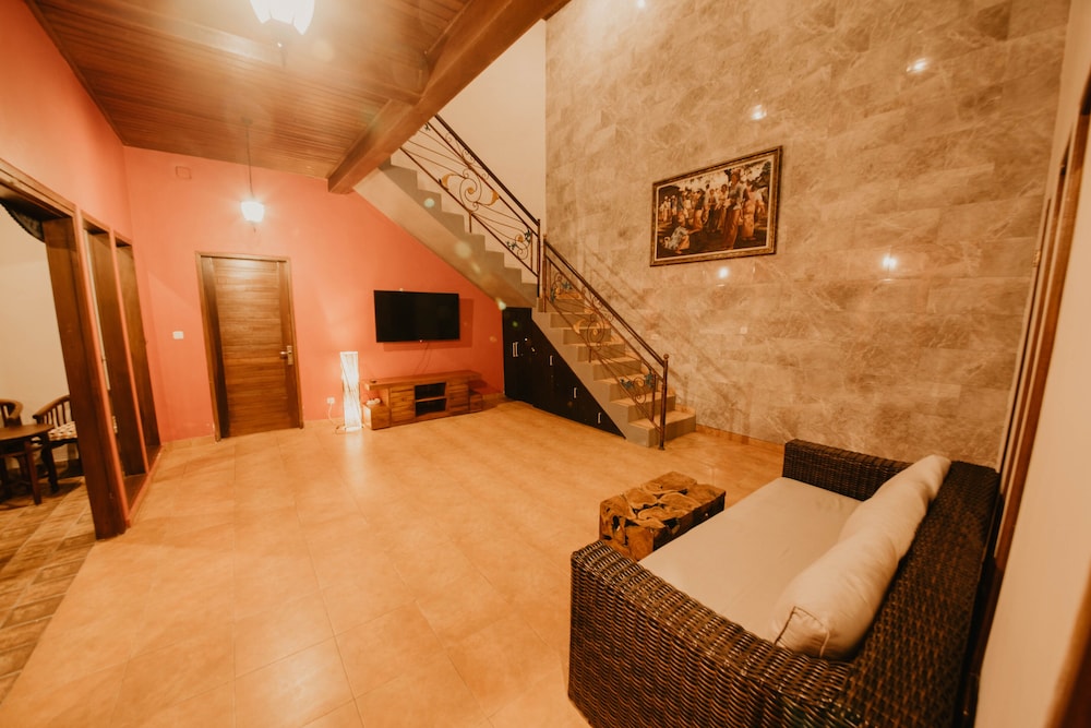 pukakoo villa by supala