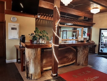 Grizz Hotel,British Columbia>>Revelstoke,3 star