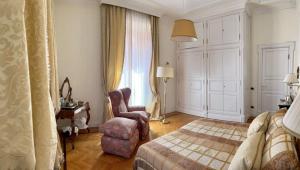 roman holidays boutique