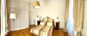 roman holidays boutique