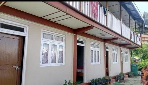 Vamoose Silkroute,Gangtok>>Darjeeling,1 star
