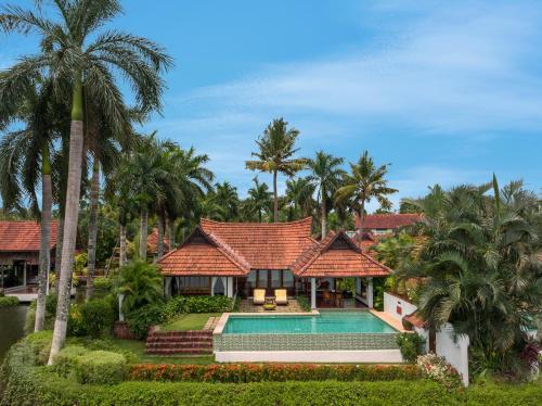 kumarakom lake resort