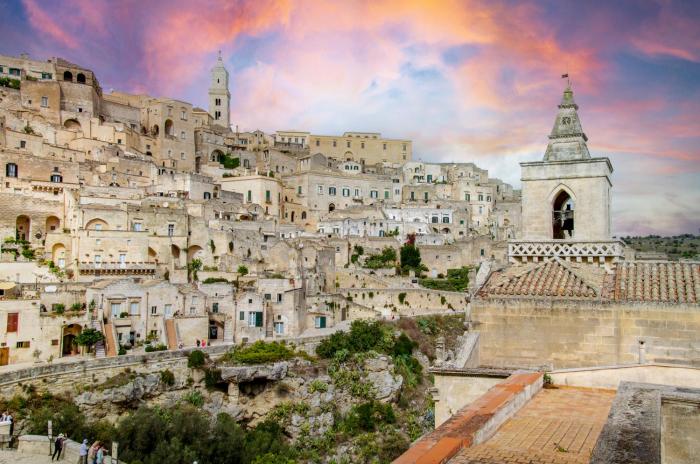 la corte dei pastori luxury