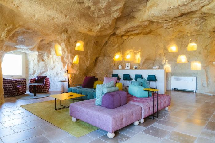 la corte dei pastori luxury