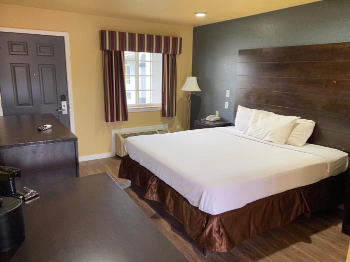 woodridge inn and suites