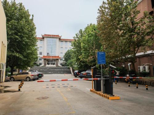 7days premium jinan beiyuan street red star macalline branch