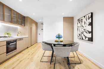 luxuria apartments collins house
