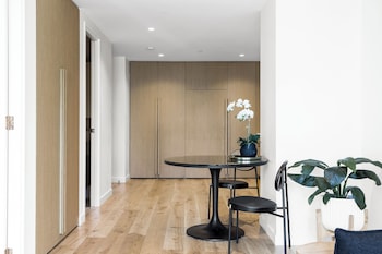 luxuria apartments collins house