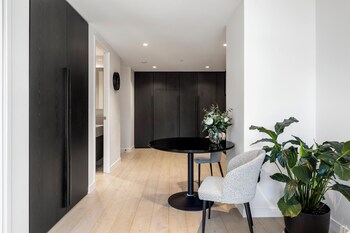 luxuria apartments collins house