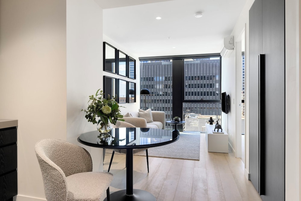 luxuria apartments collins house