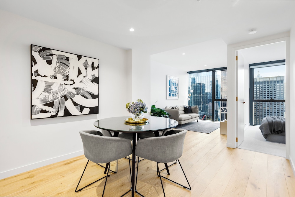 luxuria apartments collins house