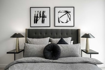 luxuria apartments collins house
