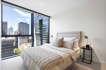 luxuria apartments collins house