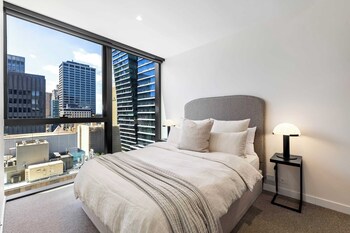 luxuria apartments collins house