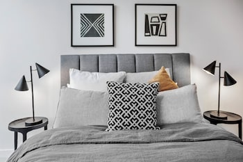 luxuria apartments collins house