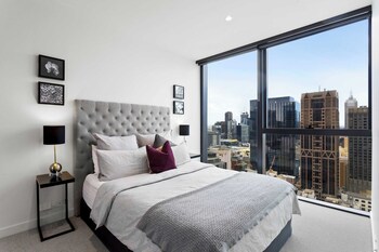 luxuria apartments collins house