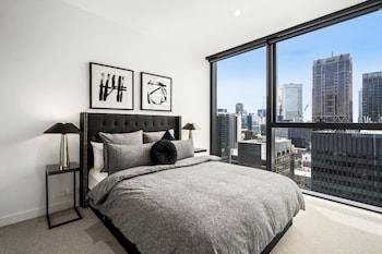 luxuria apartments collins house