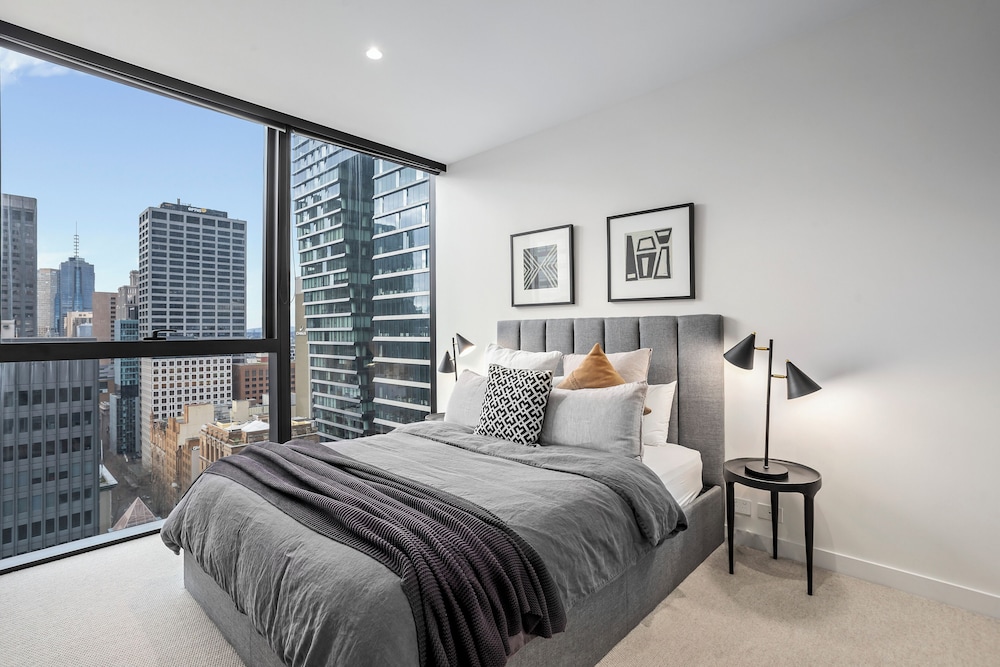 luxuria apartments collins house
