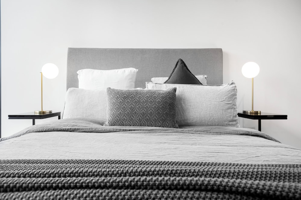 luxuria apartments collins house