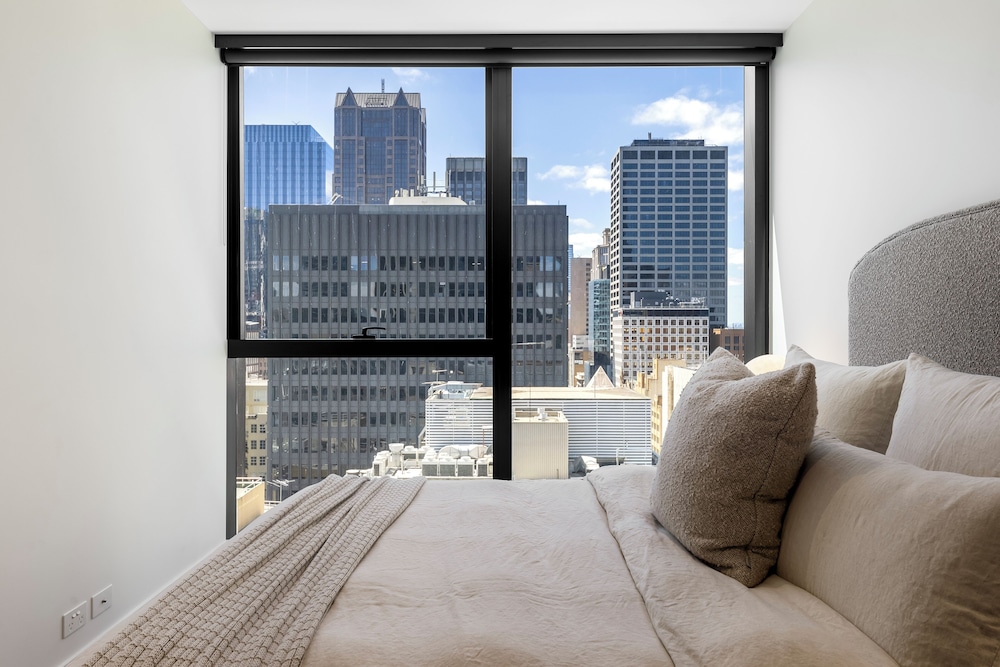 luxuria apartments collins house